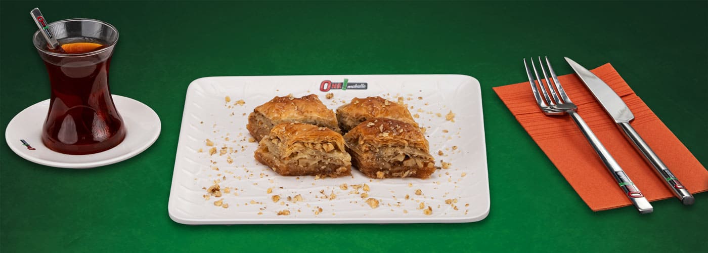 Fıstıklı ve cevizli One Mahalle baklava çeşitleri